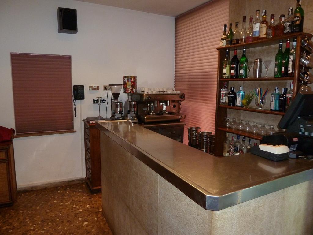 Restaurant Fonda Giralt Hotel Amer Buitenkant foto
