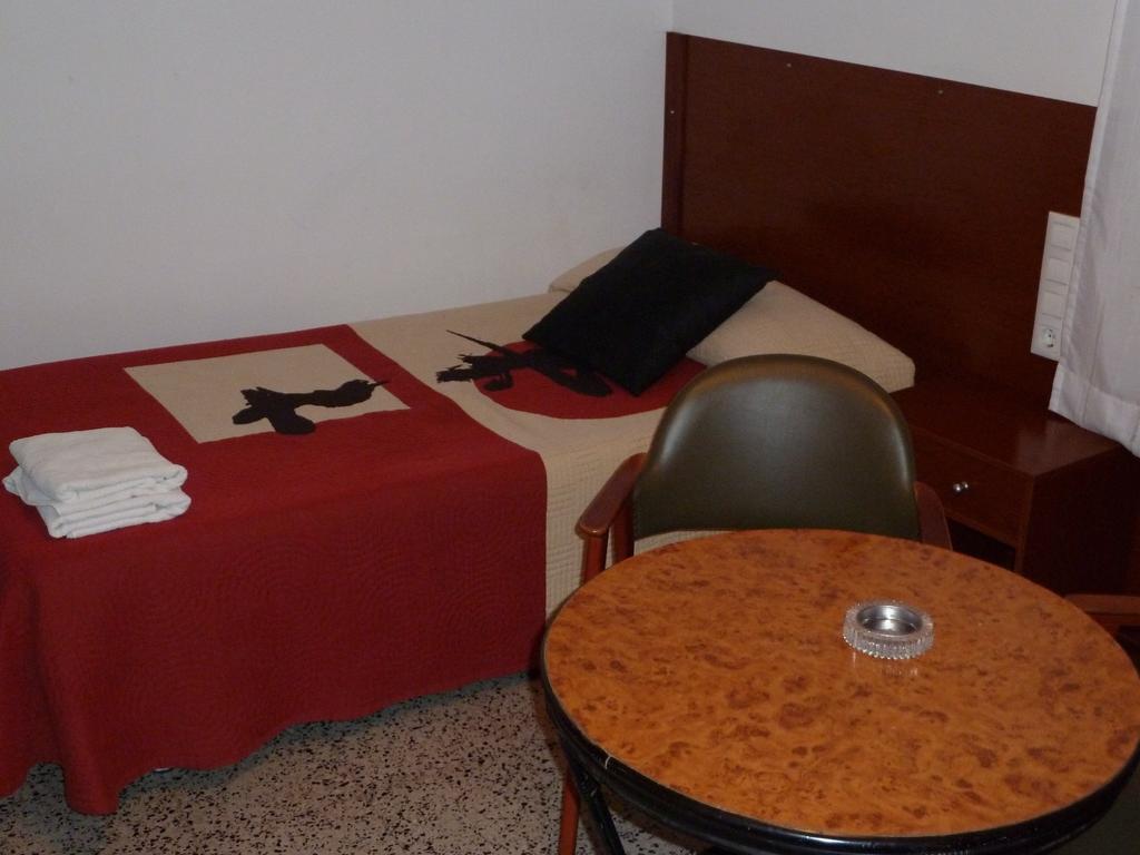 Restaurant Fonda Giralt Hotel Amer Kamer foto